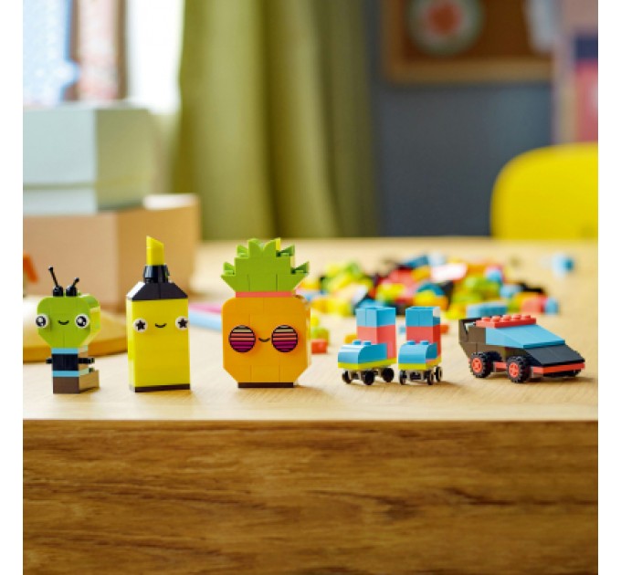 LEGO Конструктор LEGO Classic Творчі неонові веселощі 333 деталі (11027)