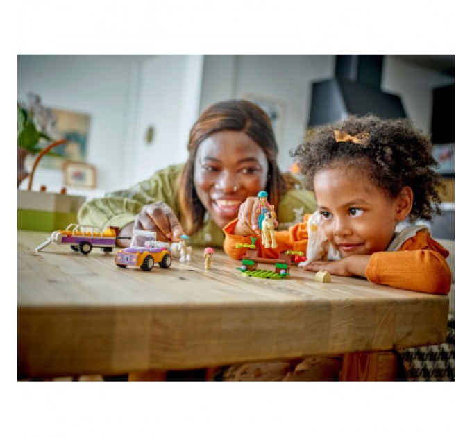 LEGO Конструктор LEGO Friends Причіп для коня й поні 105 деталей (42634)