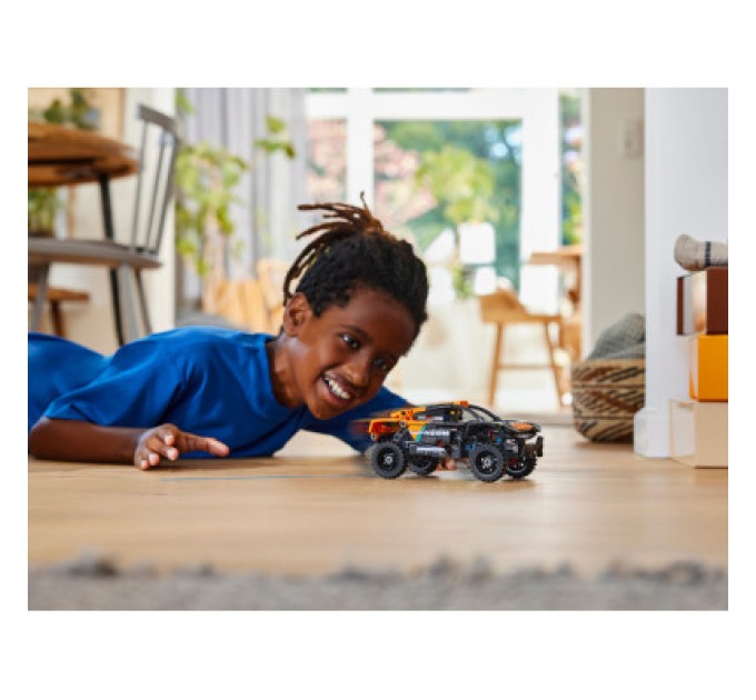 Конструктор LEGO Technic Автомобіль для перегонів NEOM McLaren Extreme E 252 деталей (42166)