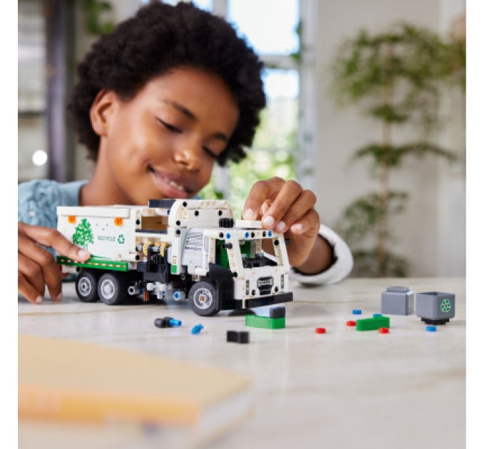 LEGO Конструктор LEGO Technic Сміттєвоз Mack LR Electric 503 деталей (42167)