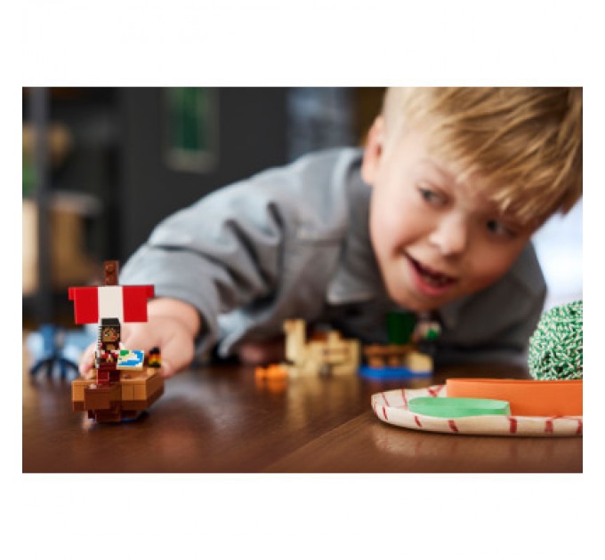 Конструктор LEGO Minecraft Подорож на піратському кораблі (21259-)