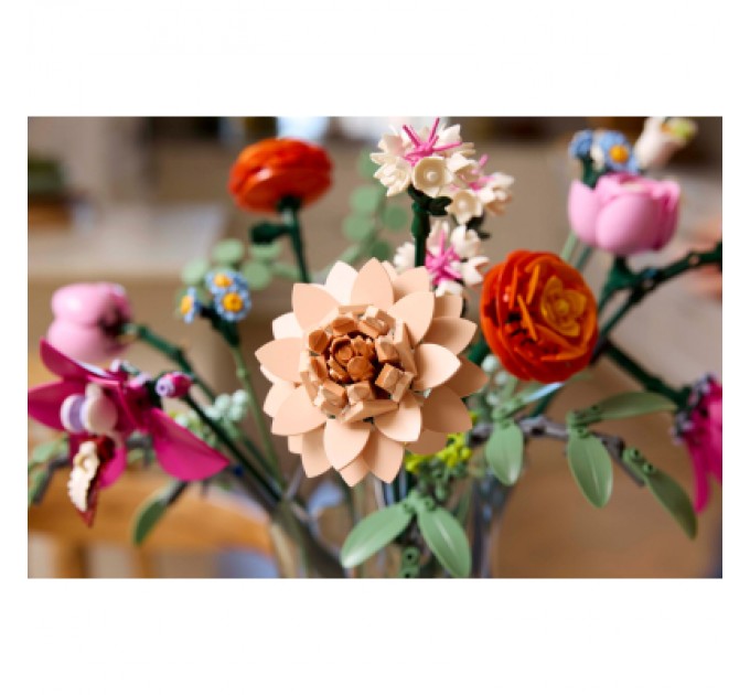 LEGO Конструктор LEGO Botanicals Милий рожевий букет квітів (10342)