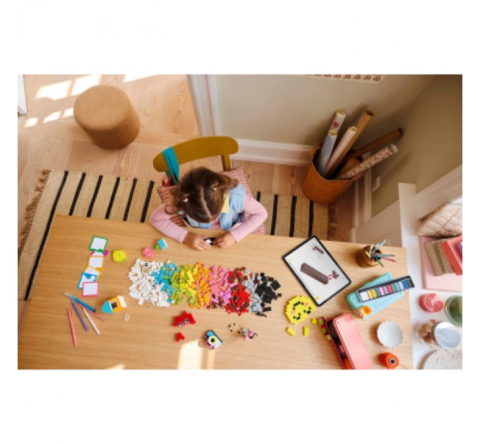 LEGO Конструктор LEGO Classic Щасливий творчий набір (11042)