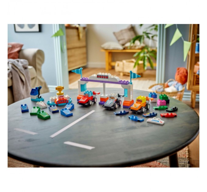LEGO Конструктор LEGO DUPLO Town Автомобілі для перегонів і пілоти команд Формули-1 (10445)
