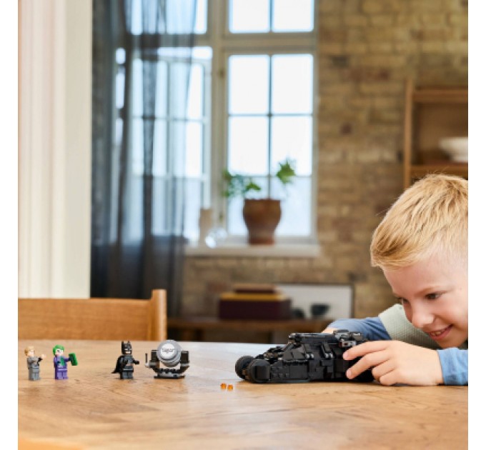 LEGO Конструктор LEGO Super Heroes Бетмен Тумблер проти Дволикого і Джокера (76303-)