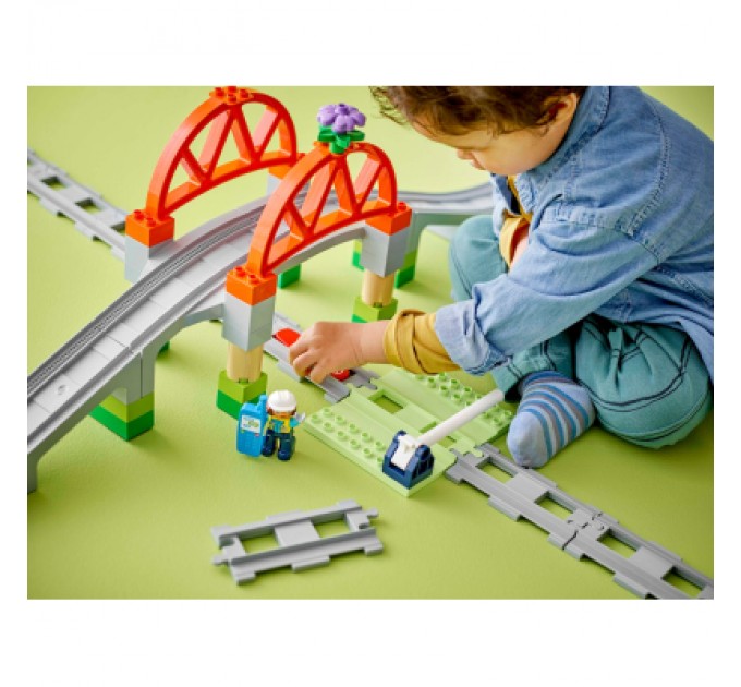 Конструктор LEGO DUPLO Town Додатковий набір. Залізничний міст і колії (10426)