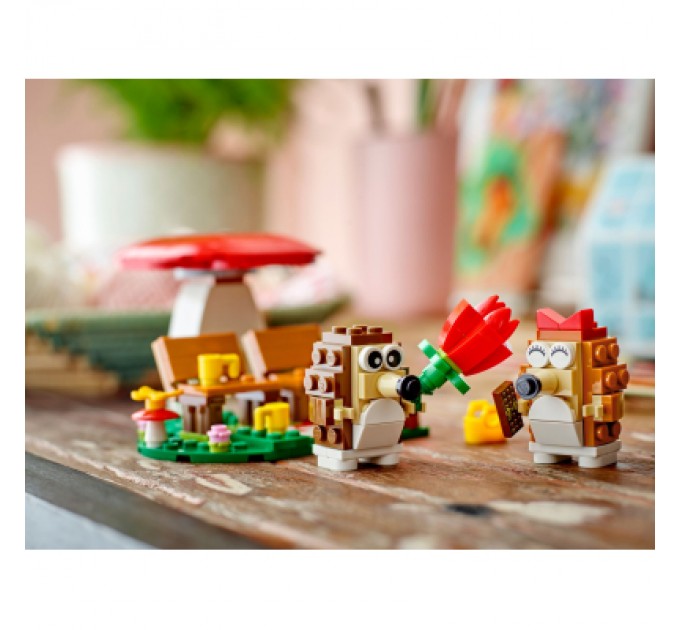 LEGO Конструктор LEGO Iconic Романтичний пікнік їжачків (40711)