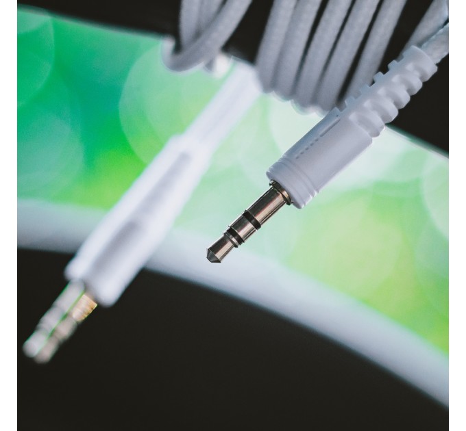 Xqisit Кабель Xqisit Audio Cable 3.5 мм - 3.5 мм (M/M), 1.2 м, White (4029948026954)