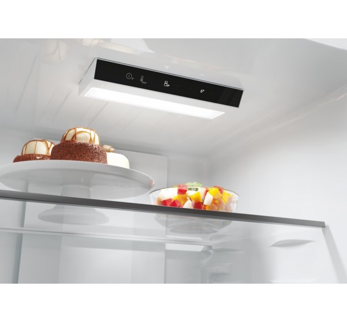 Candy Холодильник Candy CNCQ2T518EB