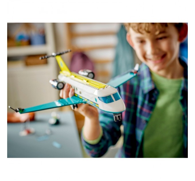 LEGO Конструктор LEGO City Літак швидкої медичної допомоги (60465)