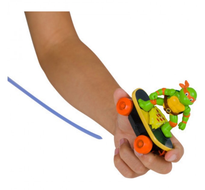 Funrise Ігровий набір Funrise TMNT Черепашки-ніндзя класичні Скейтбордист з лаунчером Мікеланджело (71041)