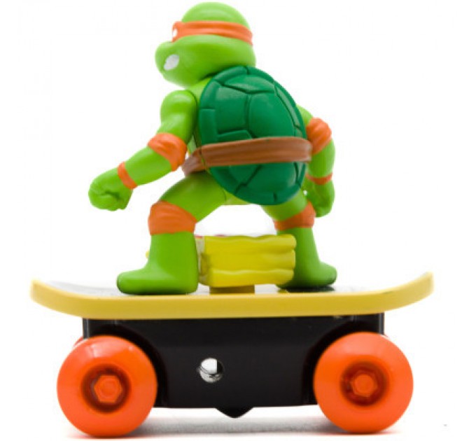 Funrise Ігровий набір Funrise TMNT Черепашки-ніндзя класичні Скейтбордист з лаунчером Мікеланджело (71041)