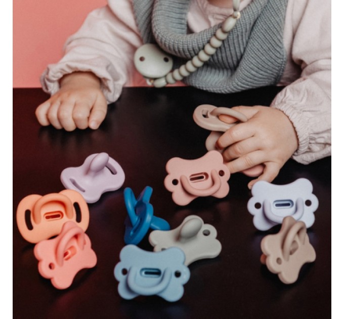 Пустушка Suavinex Colour Essence фізіологічна у формі метелика, 0-6 місяців, блакитна (308912)