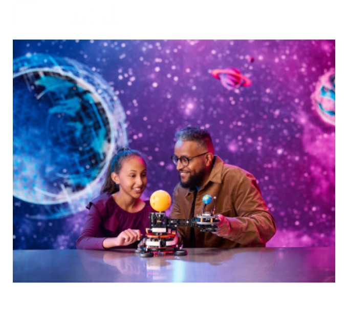Конструктор LEGO Technic Земля та Місяць на орбіті 526 деталей (42179)