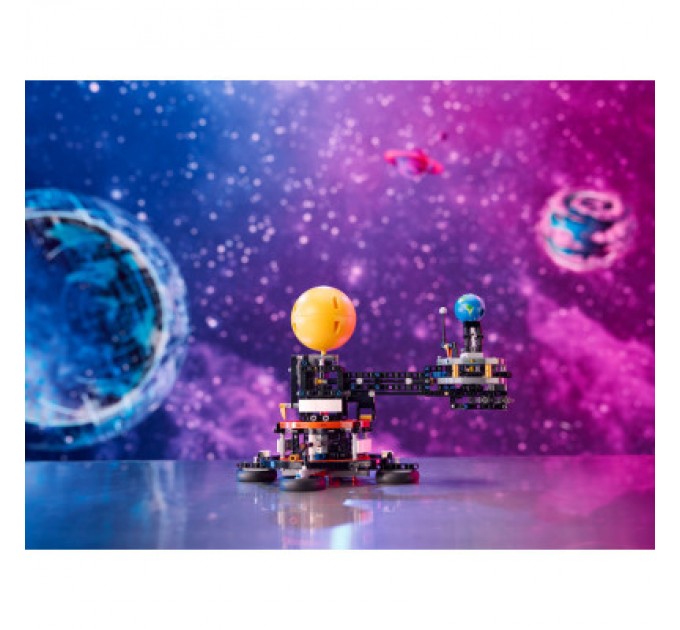Конструктор LEGO Technic Земля та Місяць на орбіті 526 деталей (42179)