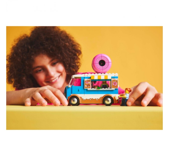 Конструктор LEGO City Вантажівка з пончиками (60452)