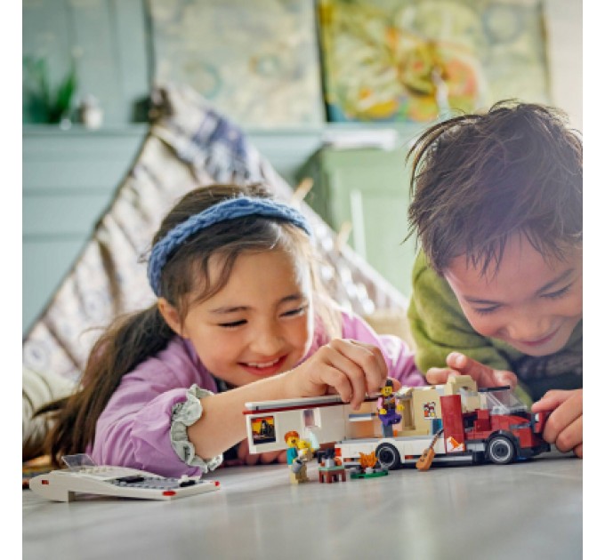 Конструктор LEGO City Пригодницький будинок на колесах для відпустки (60454)