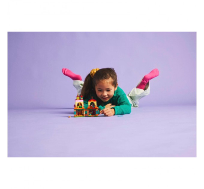 Конструктор LEGO Disney Classic Мінібудинок Енканто (43261)