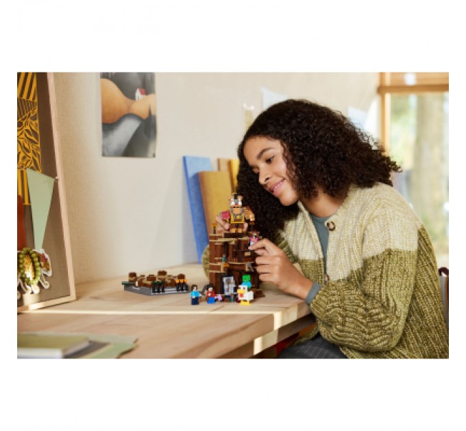 Конструктор LEGO Minecraft Бійцівський ринг у лісовому маєтку (21272)