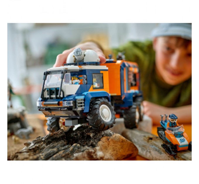 Конструктор LEGO City Арктична дослідна вантажівка з науковою лабораторією (60471)