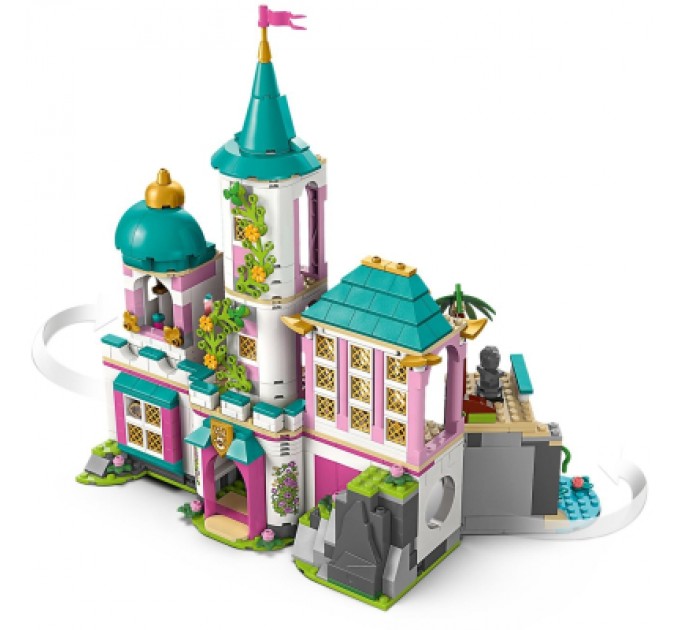 Конструктор LEGO Disney Замок принцеси та королівські улюбленці (43267)