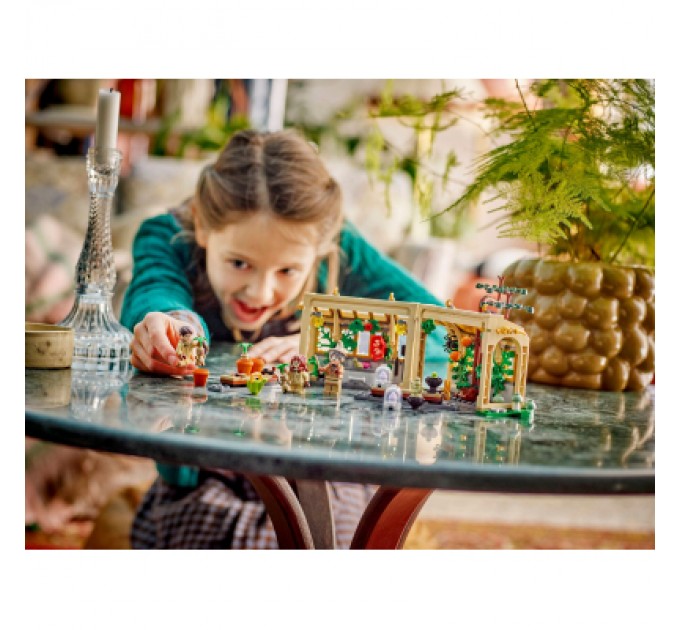 Конструктор LEGO Harry Potter Замок Хогвартс: урок гербології (76445)