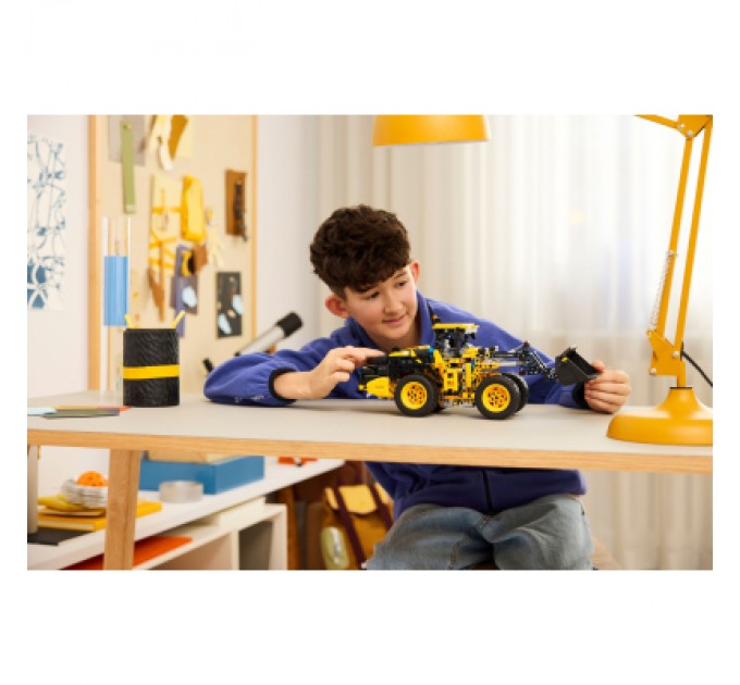 Конструктор LEGO Technic Колісний навантажувач Volvo L120 Electric (42209)