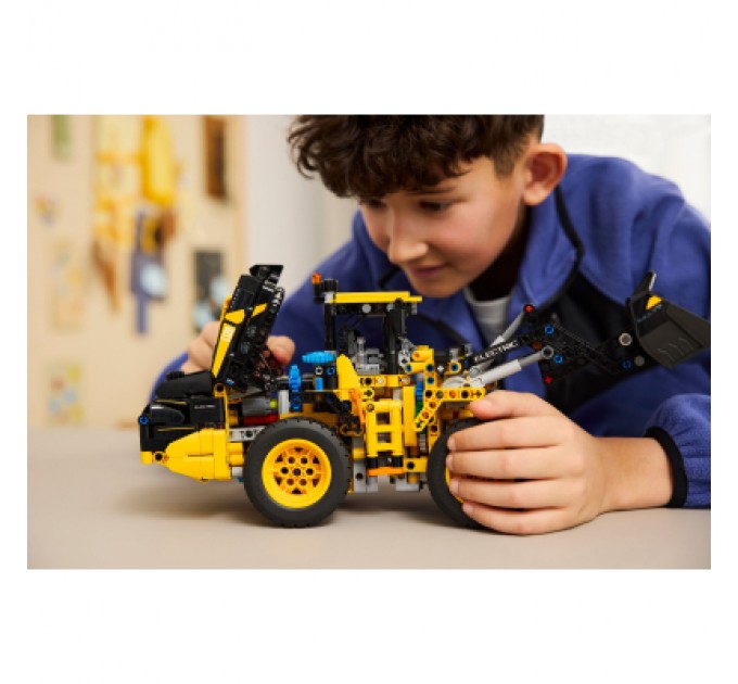 Конструктор LEGO Technic Колісний навантажувач Volvo L120 Electric (42209)