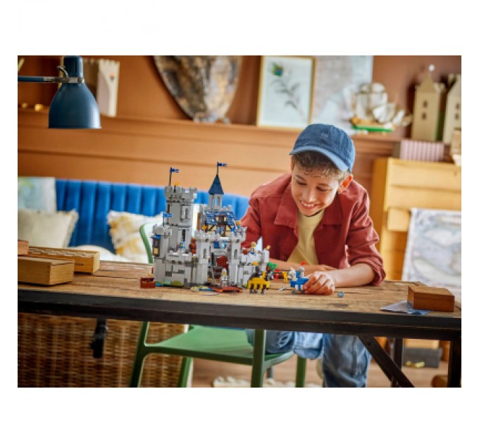 Конструктор LEGO Creator Середньовічний замок із лицарем на коні (31168)