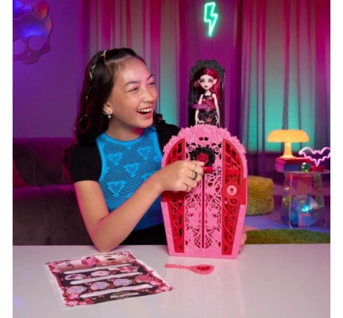 Monster High Лялька Monster High Набір-сюрприз Жахо-секрети Дракулори серії Цвіт та темрява (HYT72)